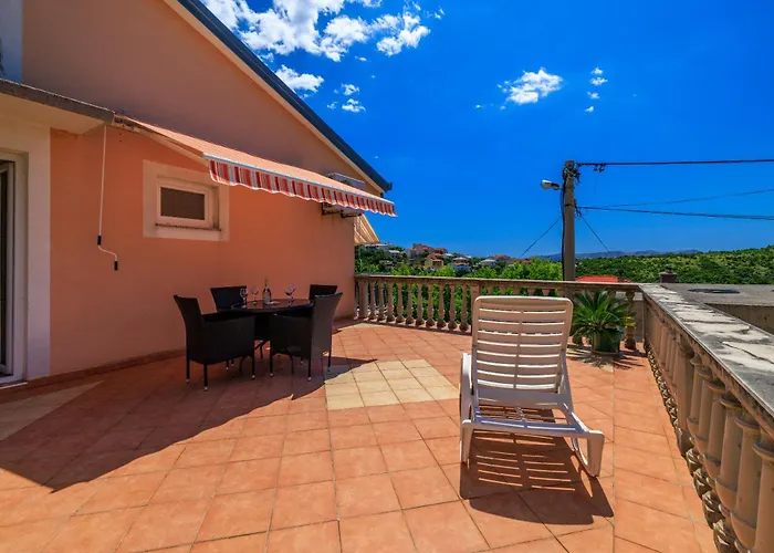 Apartments And Rooms Bionda