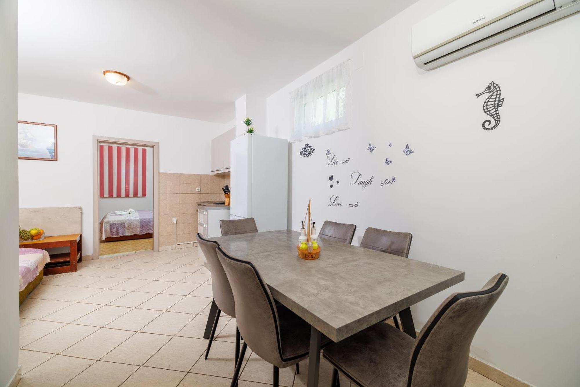 Apartments And Rooms Bionda * Senj (Lika-Senj)