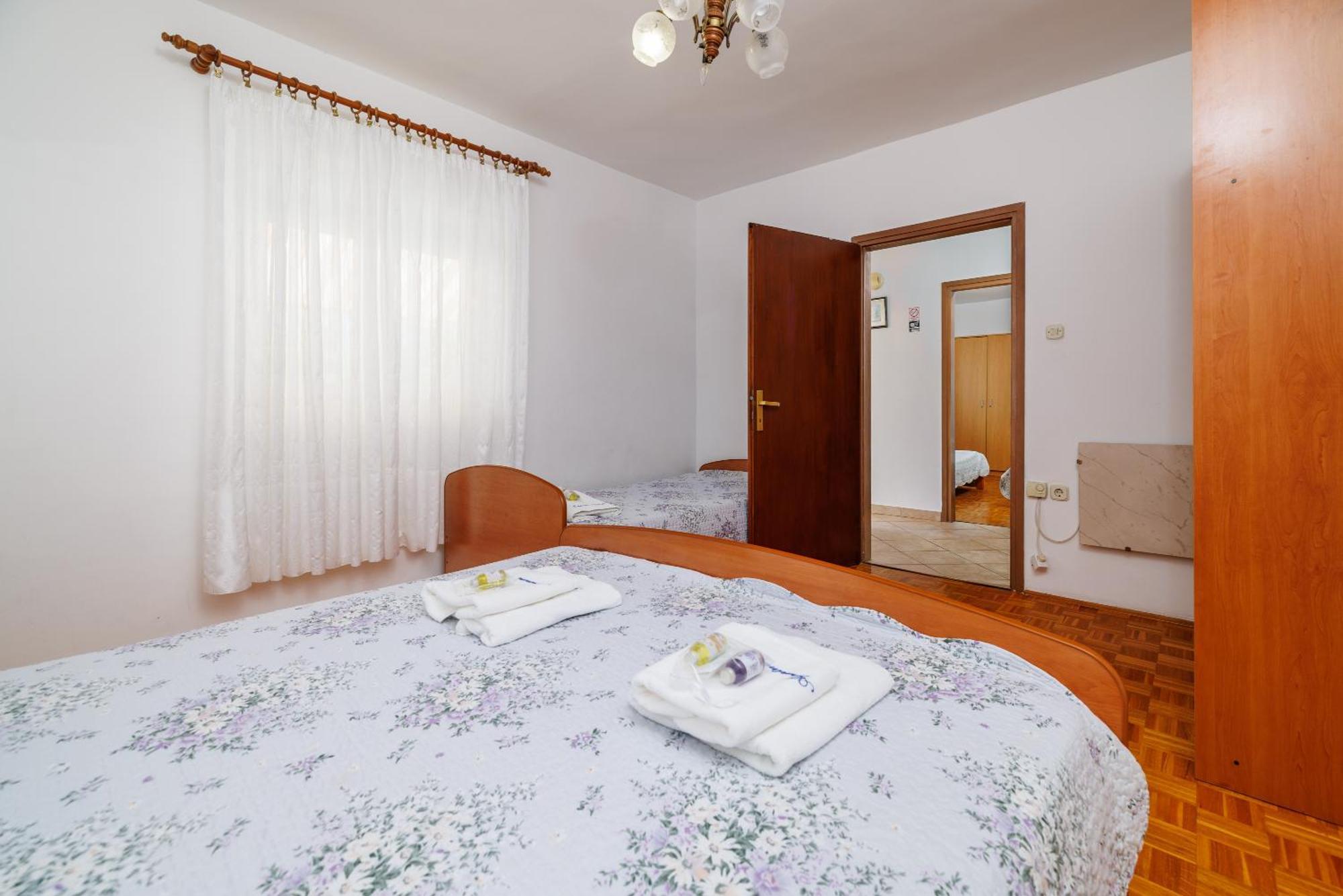 Apartments And Rooms Bionda * Senj (Lika-Senj)