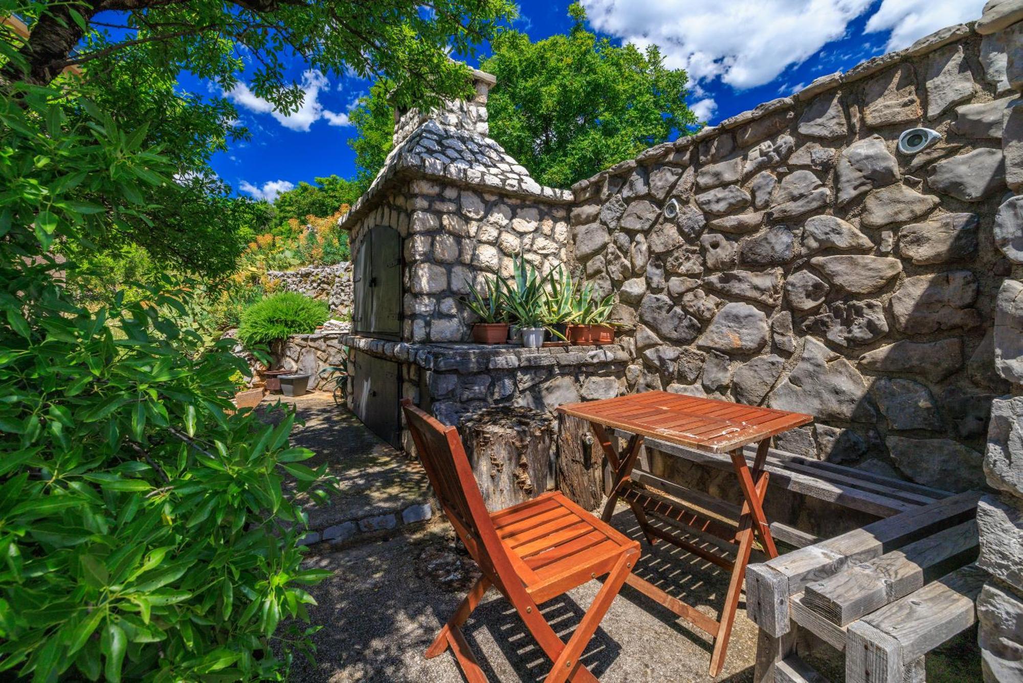 Apartments And Rooms Bionda * Senj (Lika-Senj)