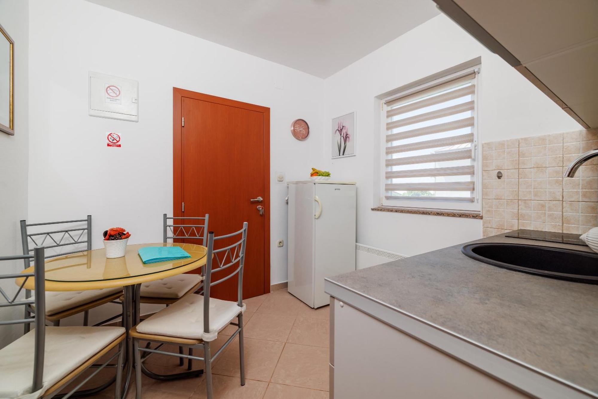 Apartments And Rooms Bionda